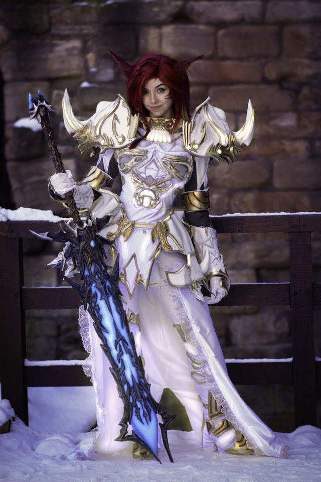 67 elemental armor of fending + 1 and Deadhive Claymore Cosplay / Littlejem 